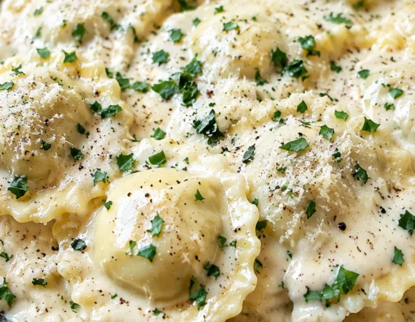 20-Minute Creamy Garlic Parmesan Ravioli Sauce