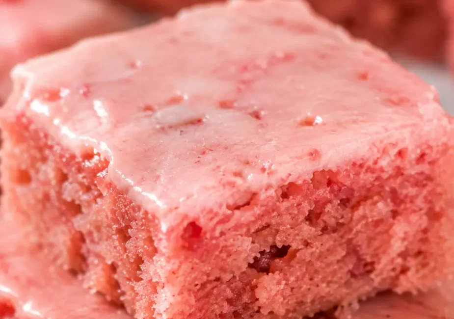 Easy Strawberry Brownies Recipe