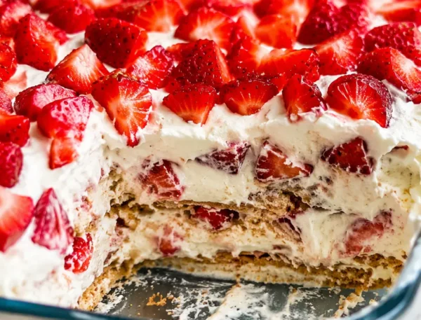 No Bake Strawberry Icebox Cake Recipe